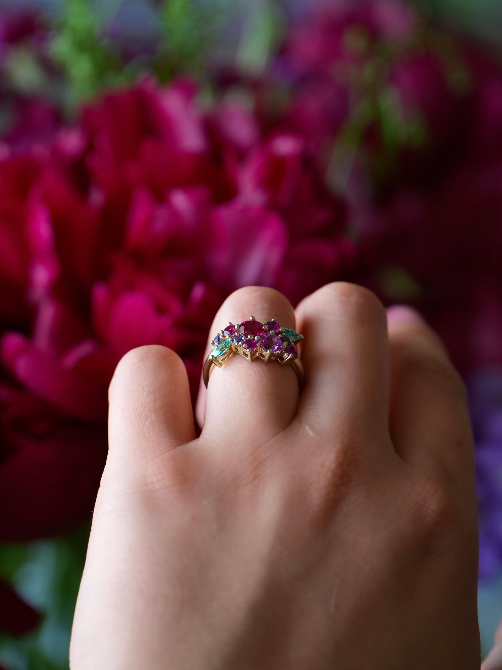 Aurora |  Cluster round Lab Sapphire & marquise Moissanite