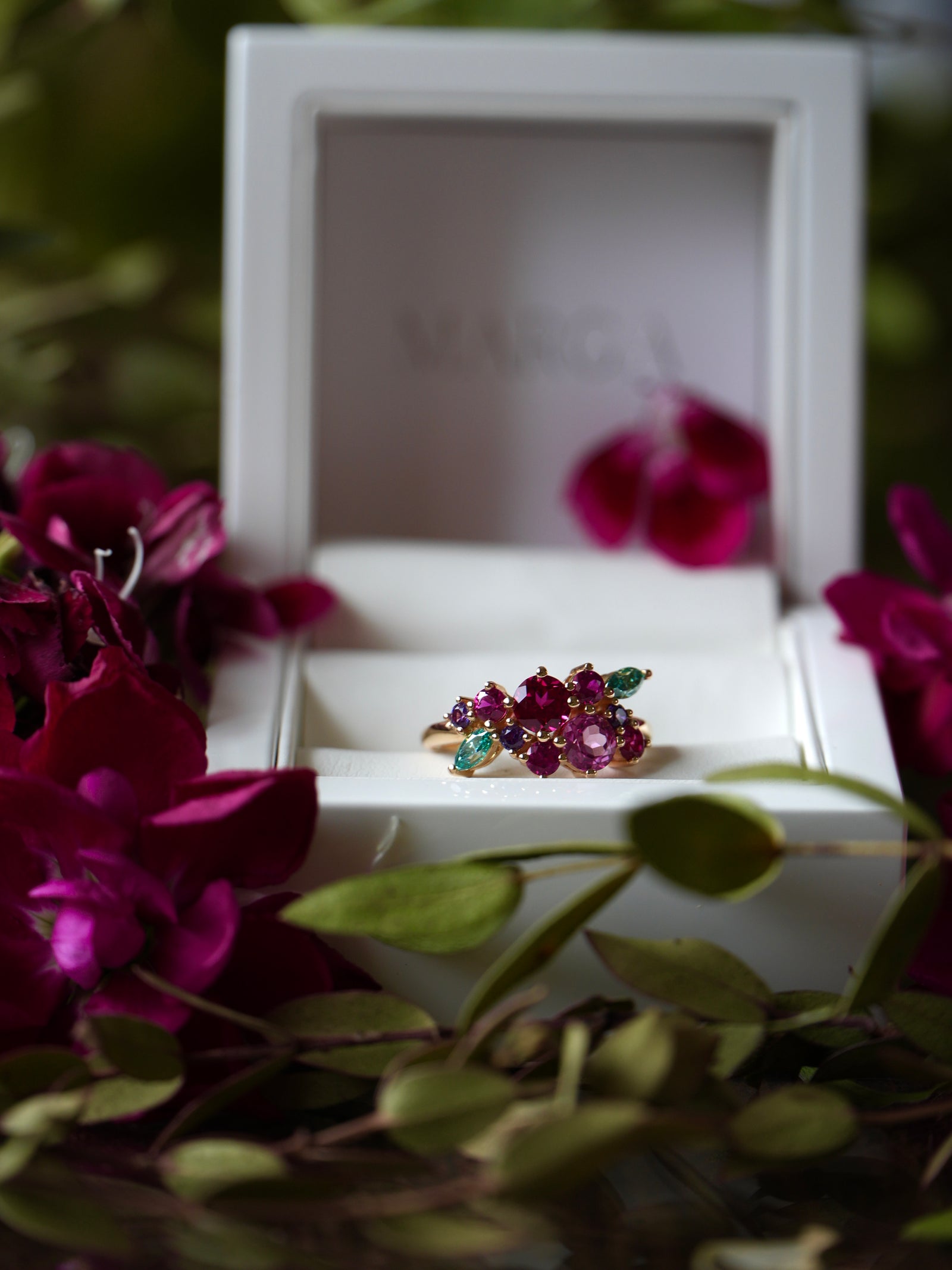 Aurora |  Cluster round Lab Sapphire & marquise Moissanite