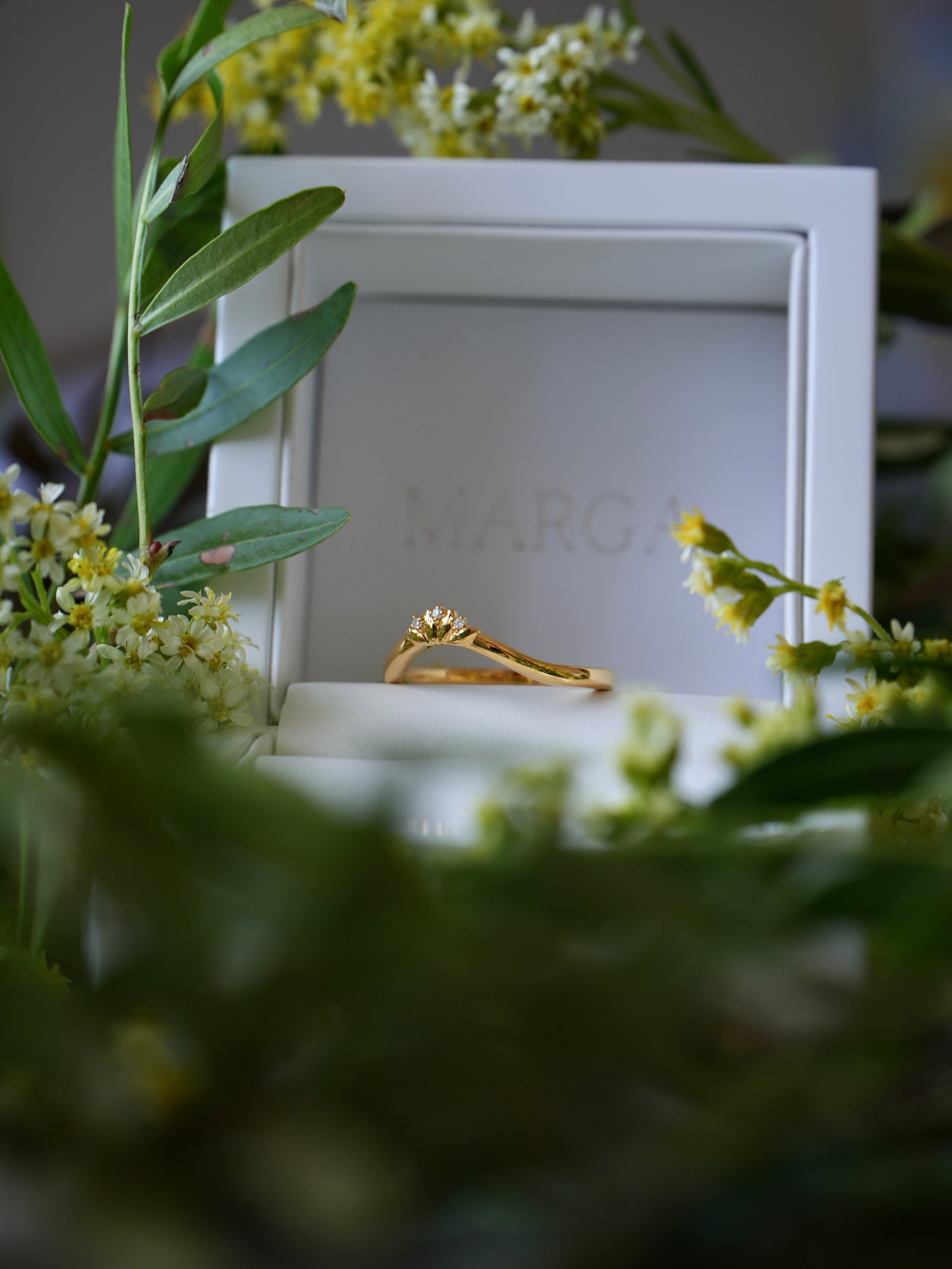 Everbound | Diamonds Gold Wedding Band