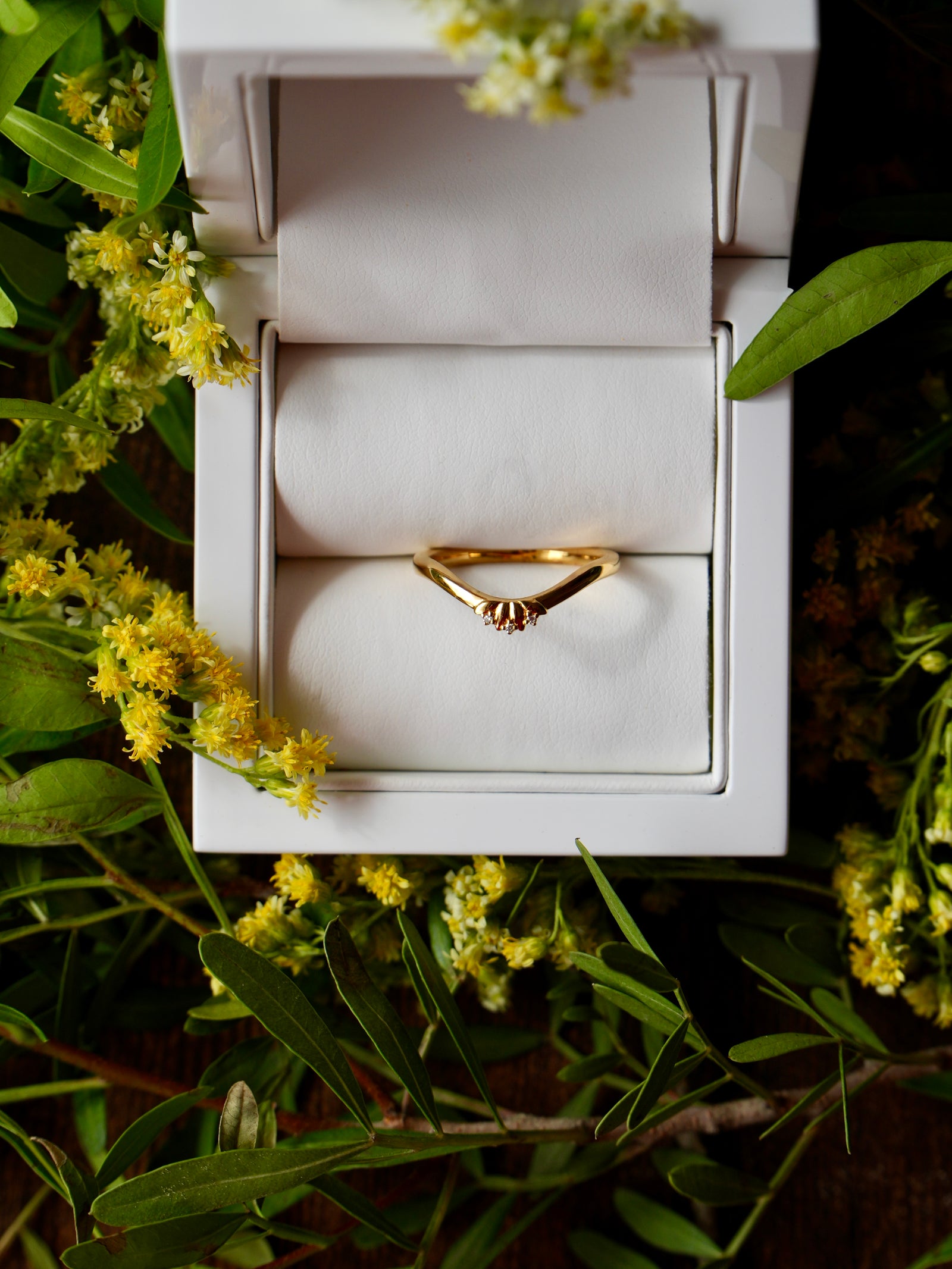 Everbound | Diamonds Gold Wedding Band
