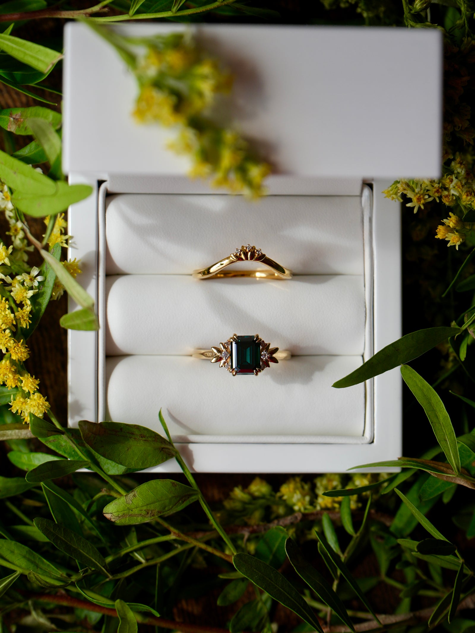 Everbound | Diamonds Gold Wedding Band