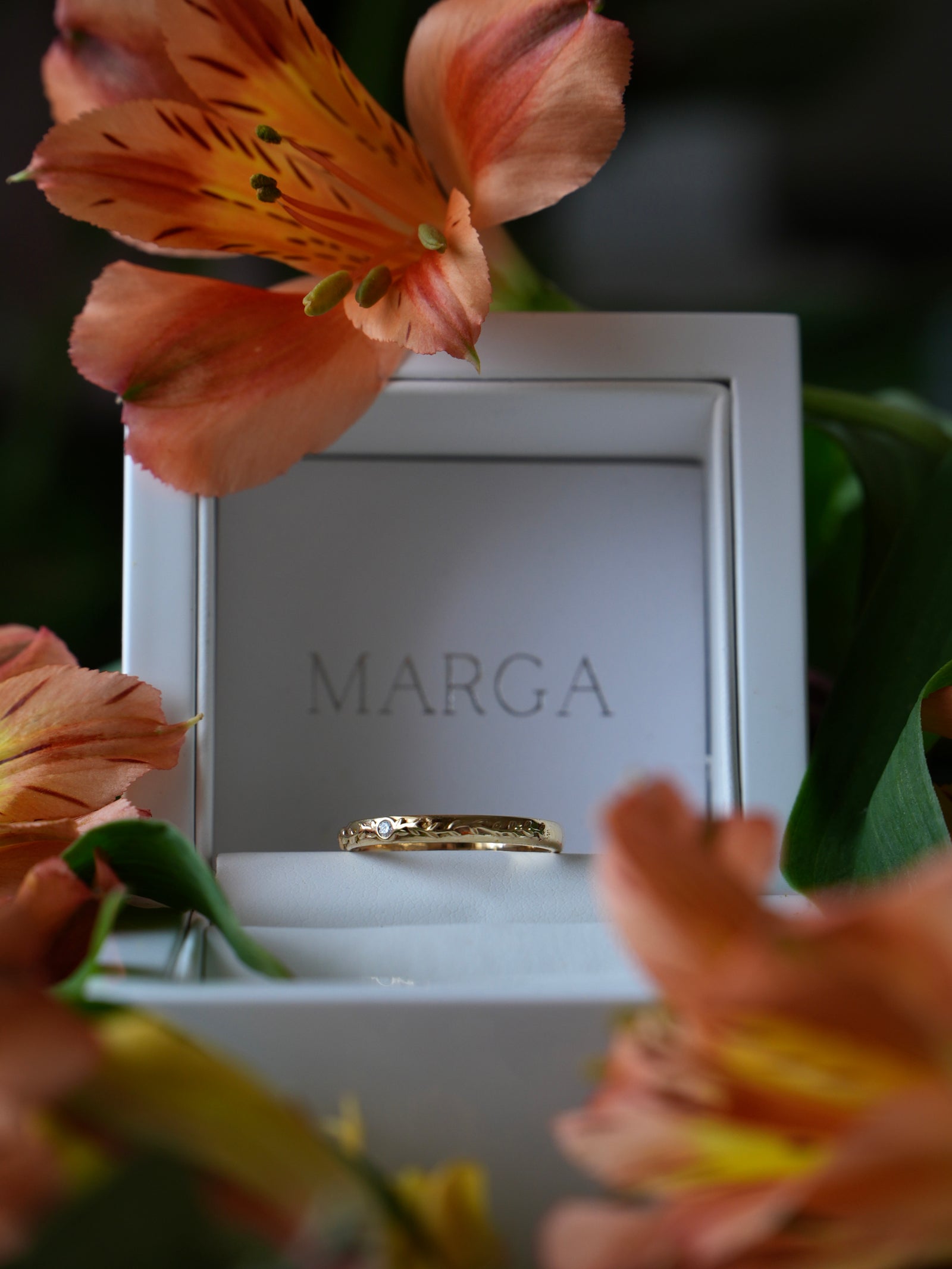 Marigold | Lab Diamond Gold leaves band