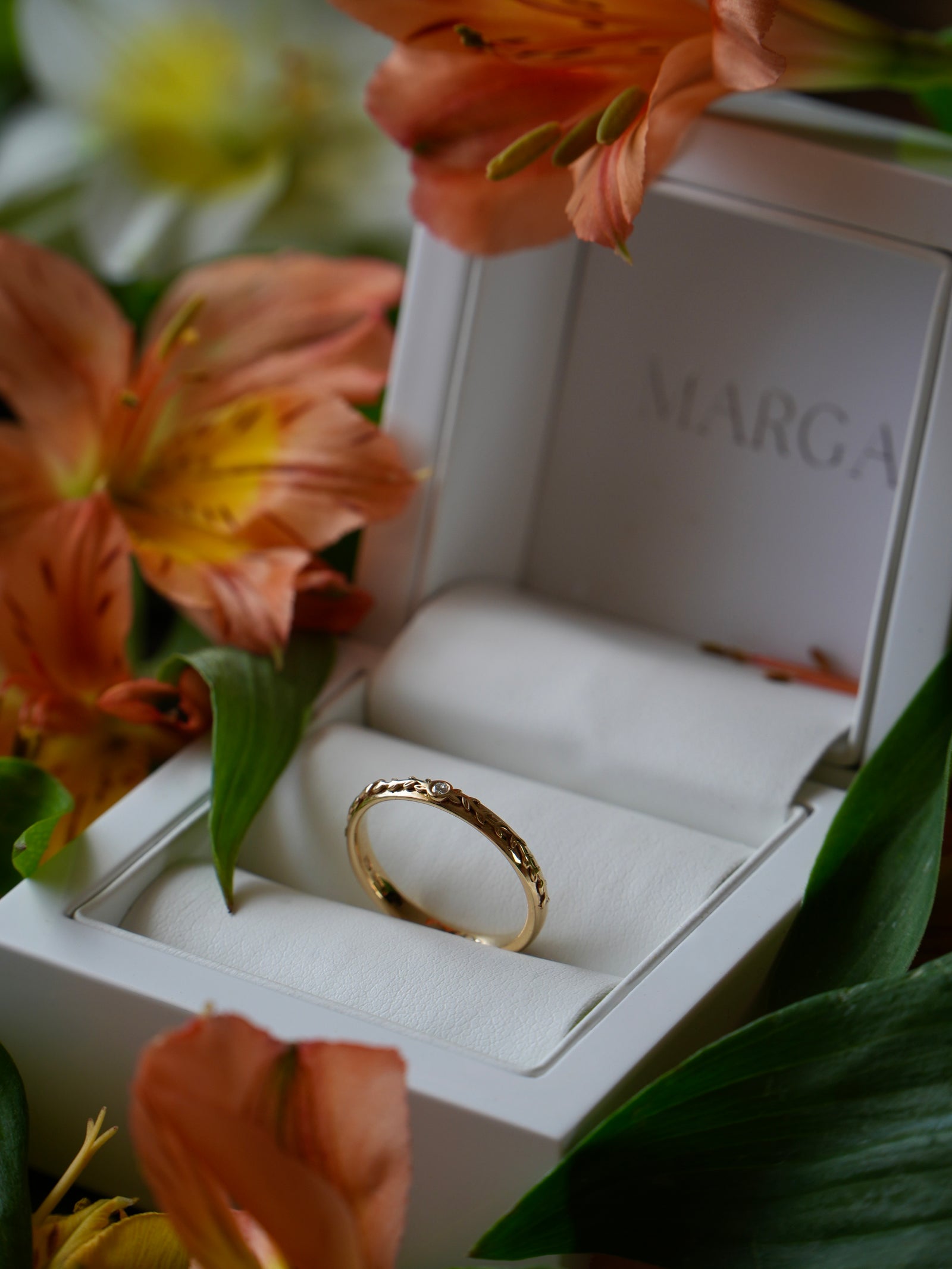 Marigold | Lab Diamond Gold leaves band