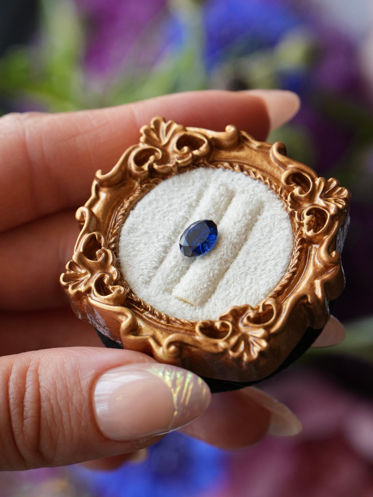 Fantasy Oval Royal Blue Lab Sapphire