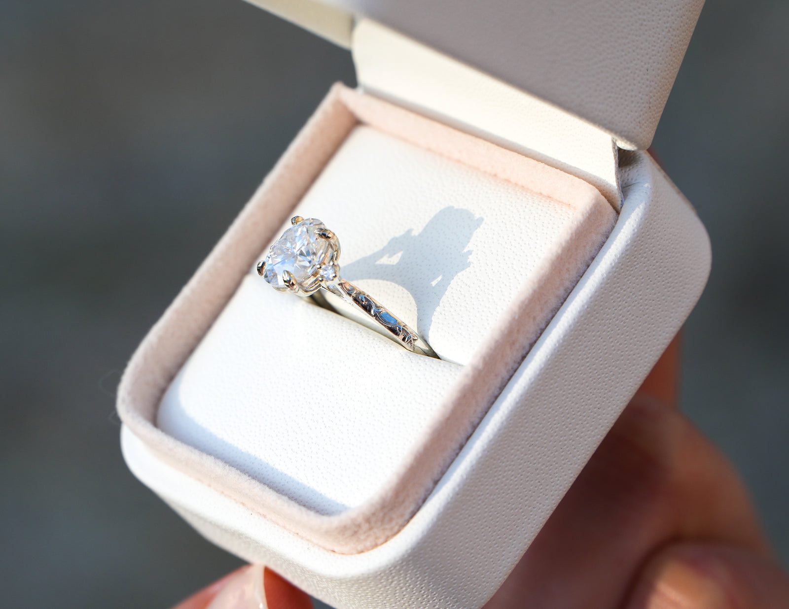 Willow | 2ct Oval Moissanite & Lab diamonds White Gold Leaves