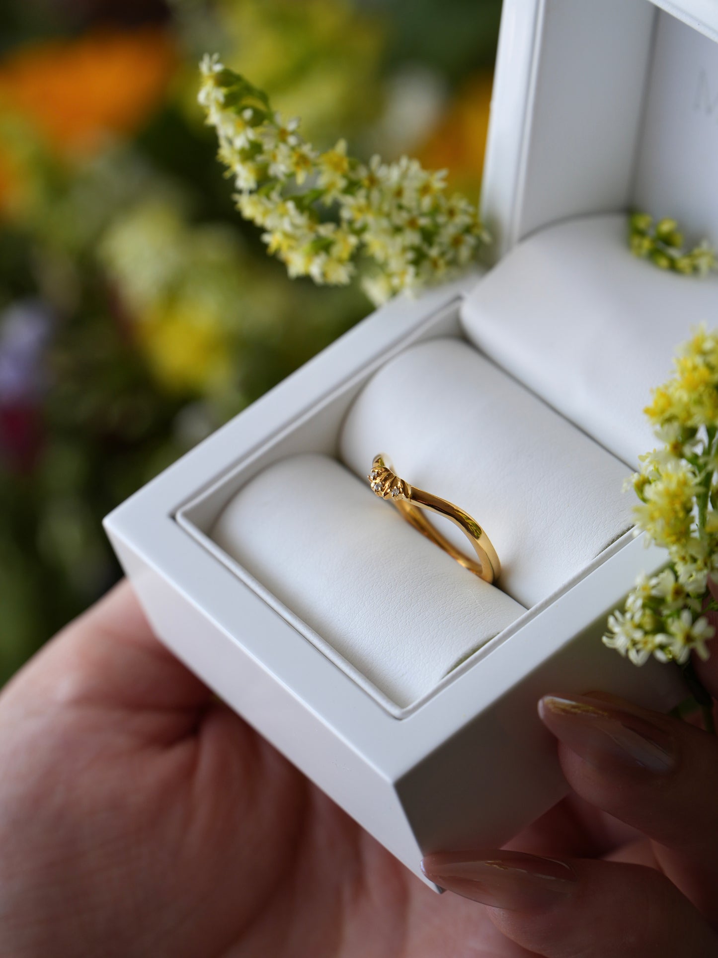 Everbound | Diamonds Gold Wedding Band