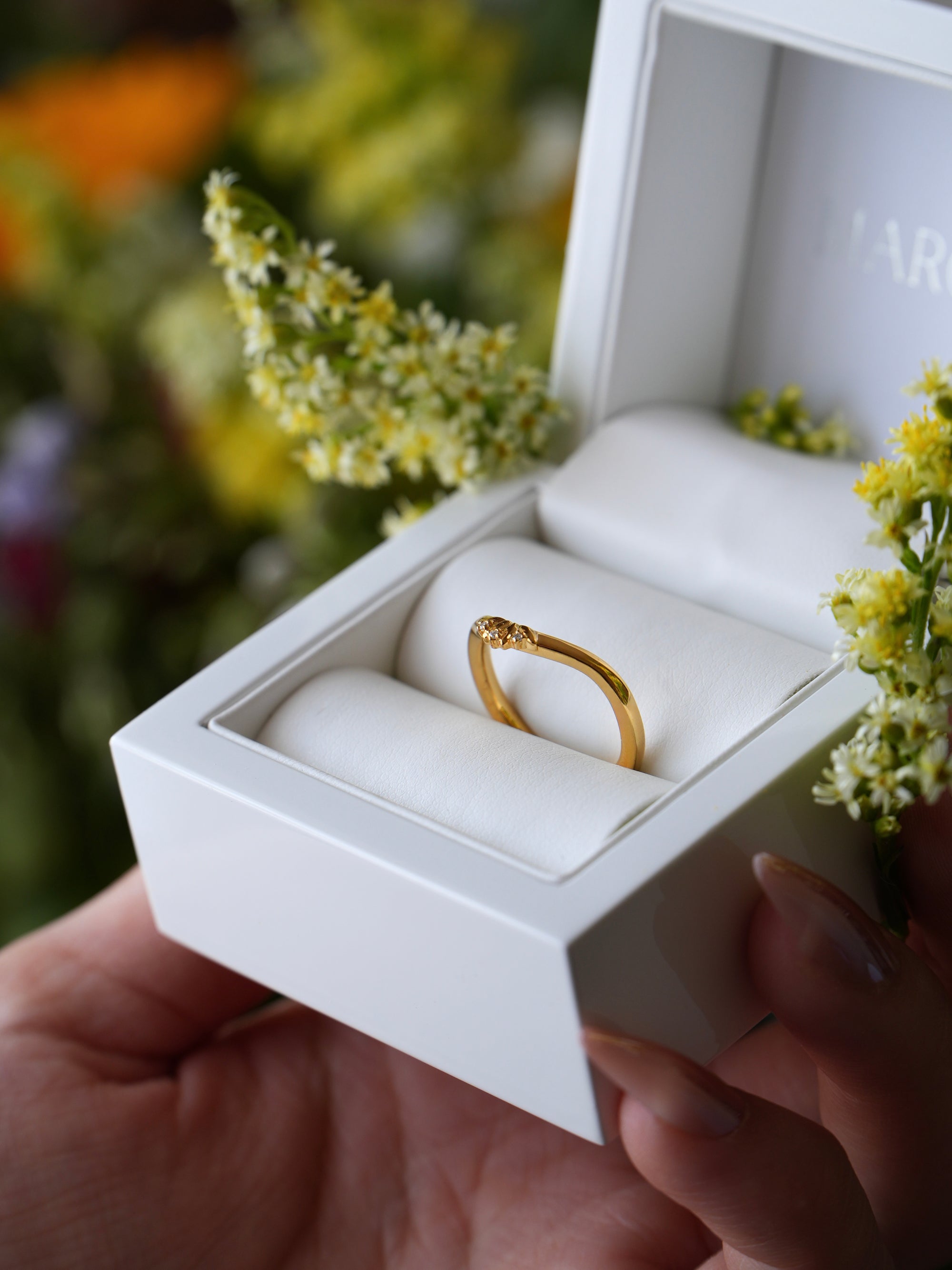 Everbound | Diamonds Gold Wedding Band