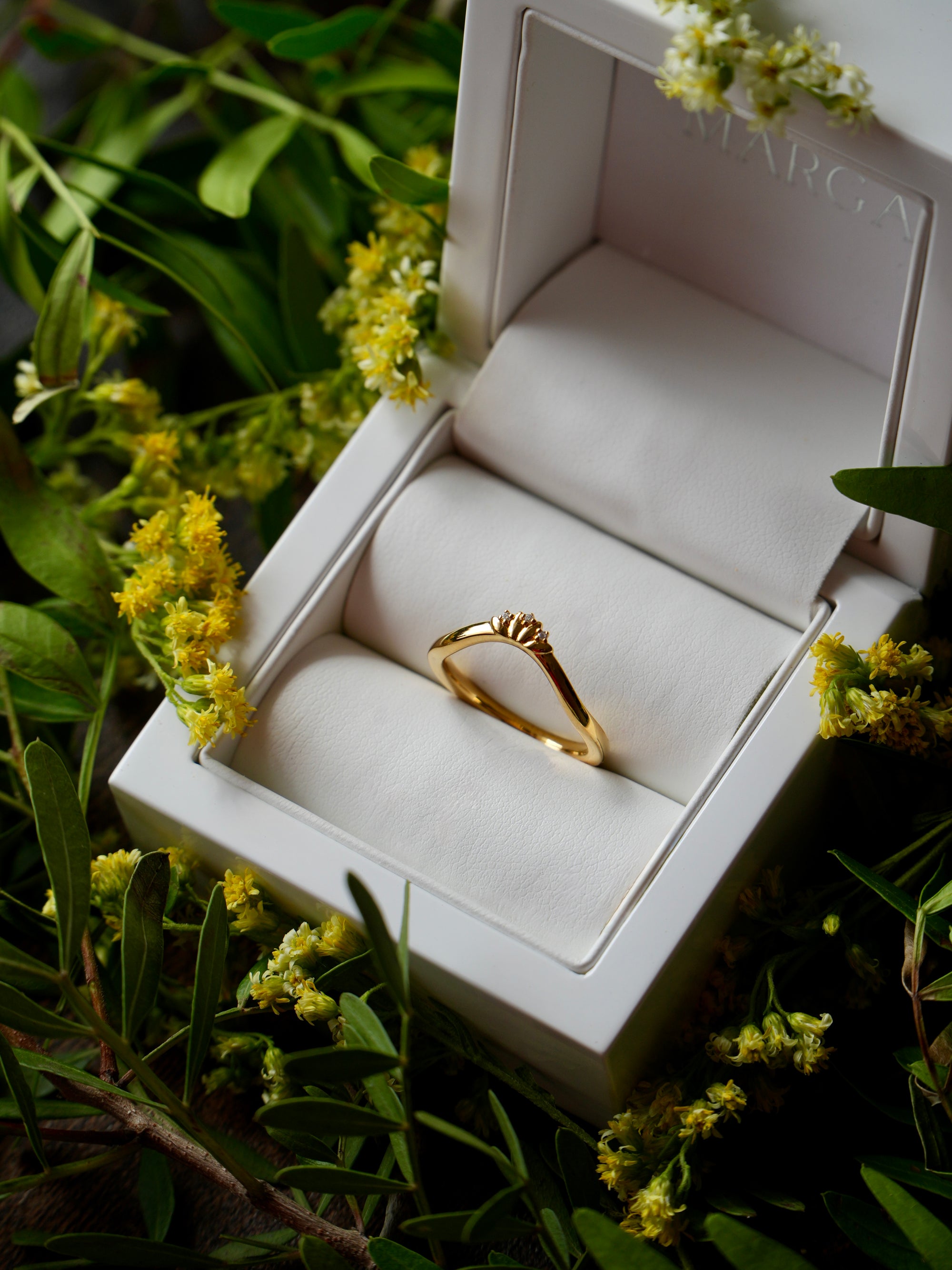 Everbound | Diamonds Gold Wedding Band