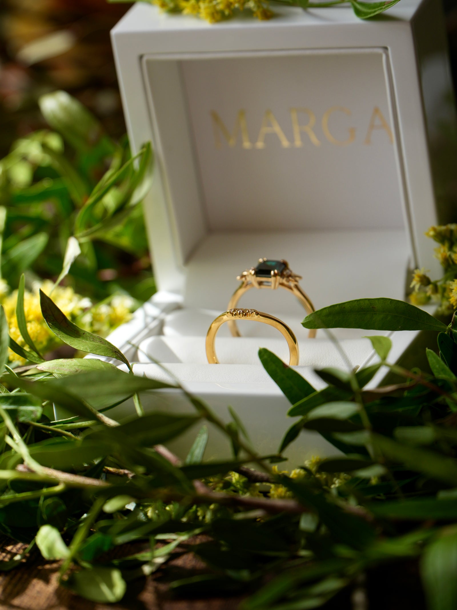 Everbound | Diamonds Gold Wedding Band