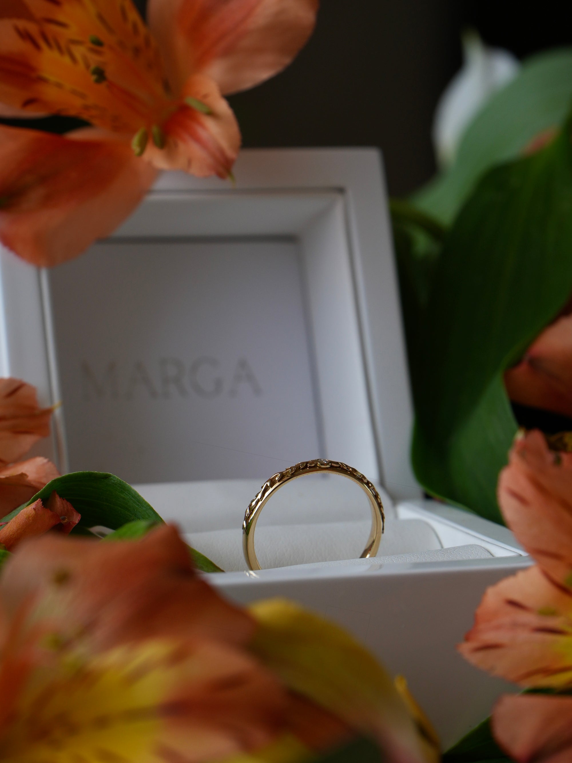 Marigold | Lab Diamond Gold leaves band