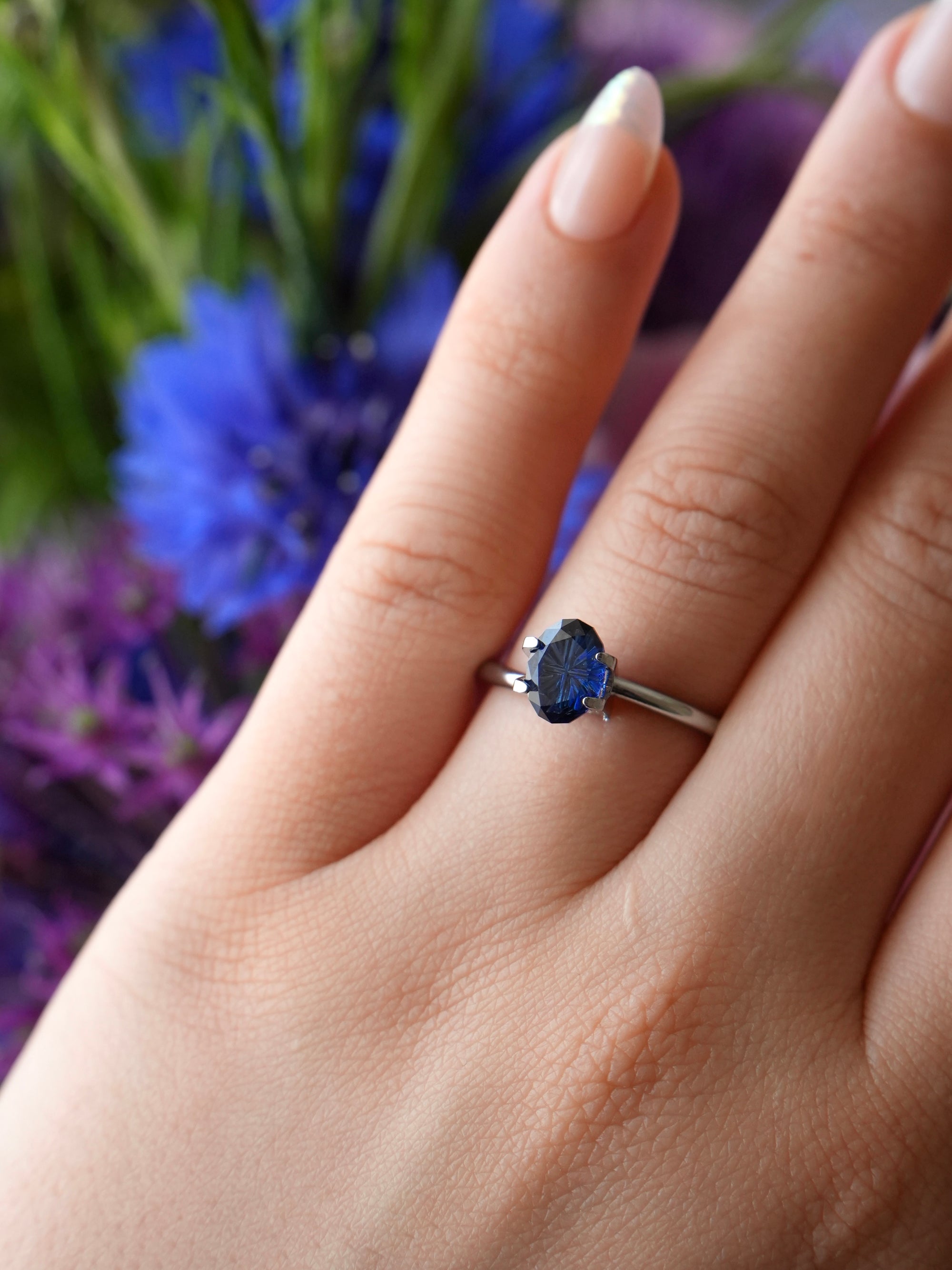 Fantasy Oval Royal Blue Lab Sapphire