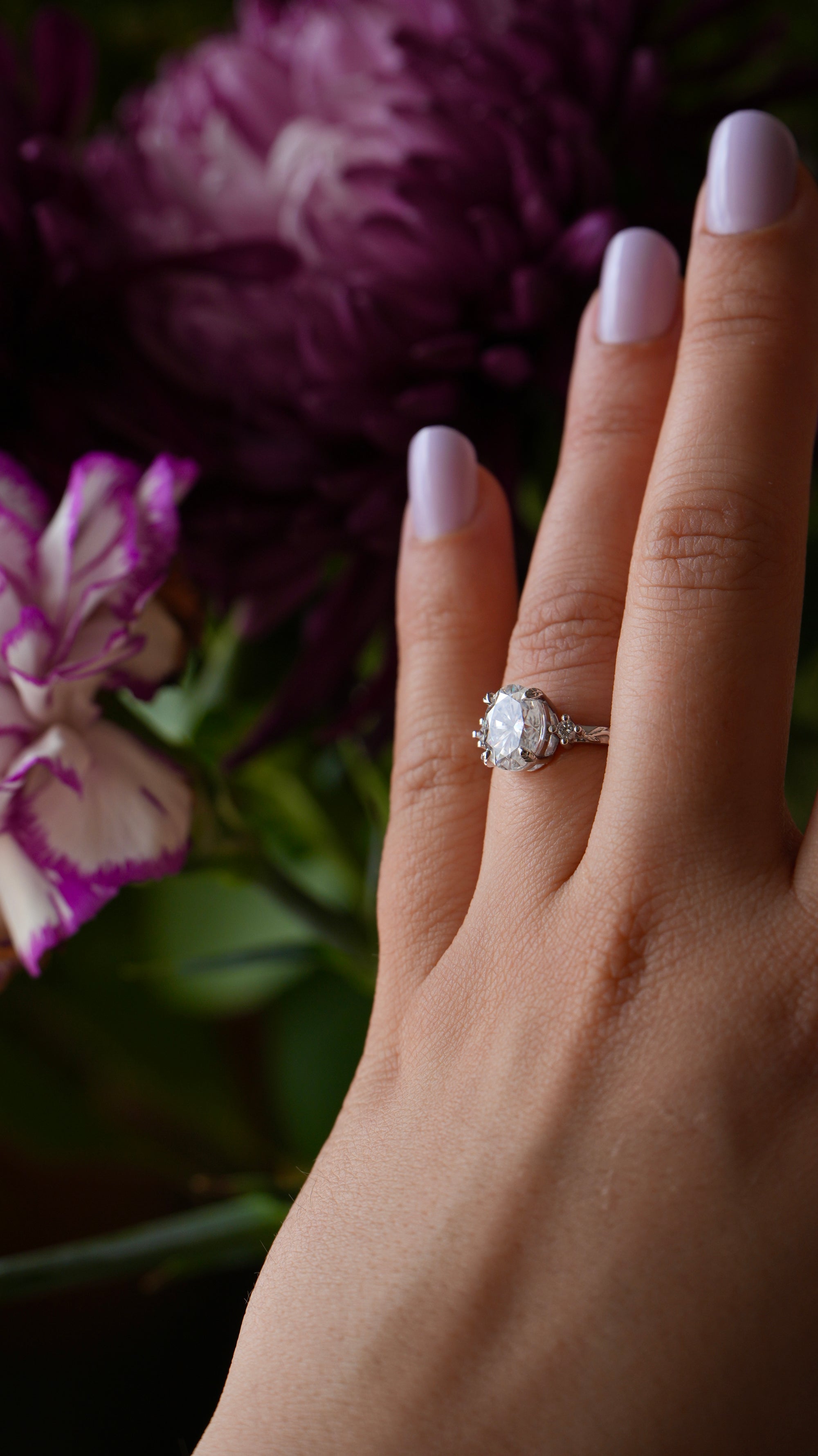 Edera | Oval Leaves & Vines white gold Diamond Moissanite