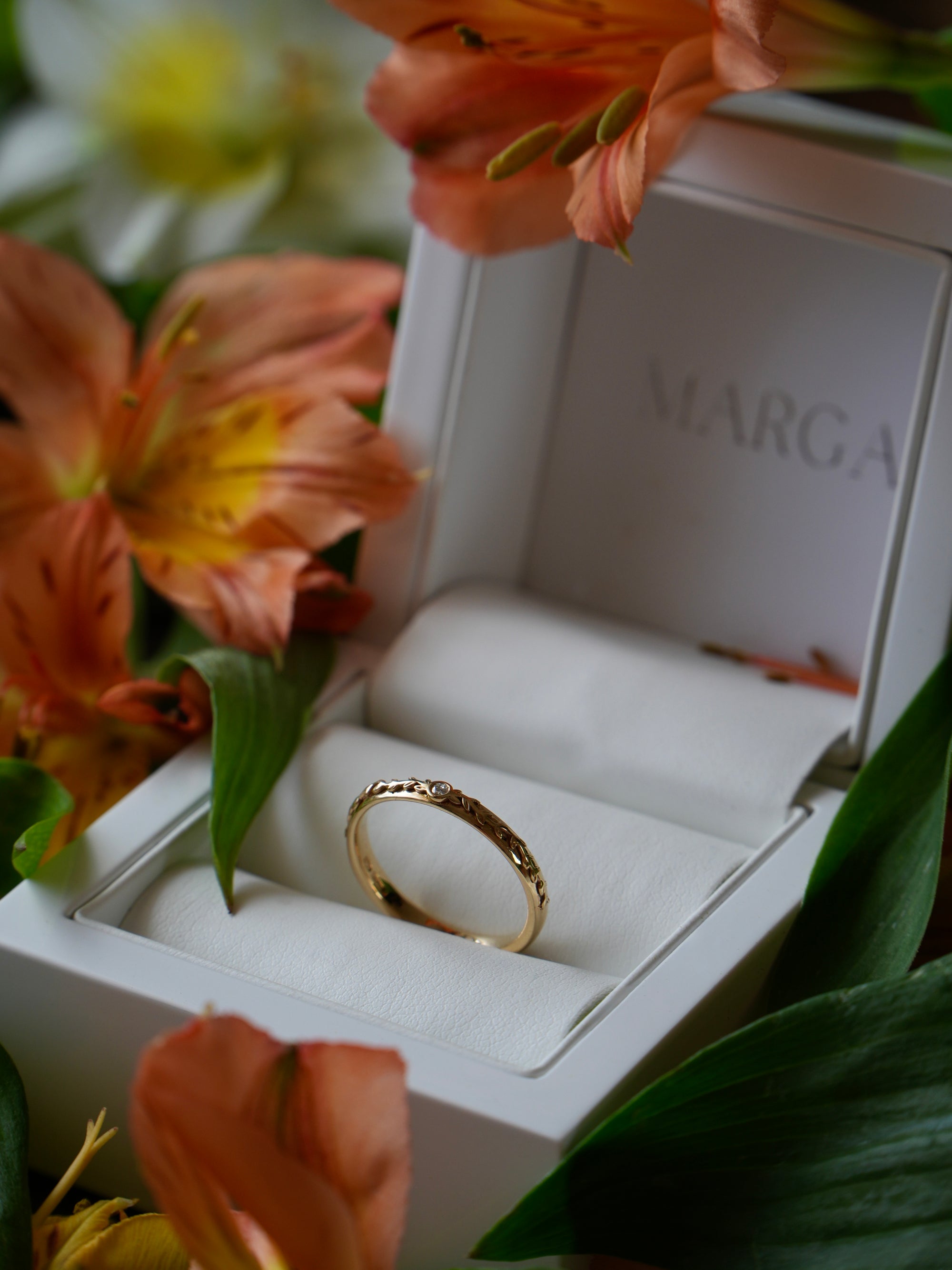 Marigold | Lab Diamond Gold leaves band